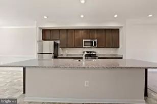 3970 Shire Meadow Ln, Triangle, VA 22172 - Photo 8