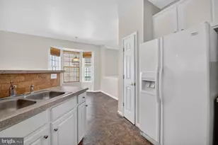 16837 Four Seasons Dr, Dumfries, VA 22025 - Photo 10