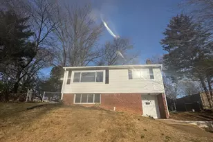 13426 Greenacre Dr, Woodbridge, VA 22191 - Photo 2