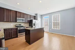 14619 Featherstone Gate Dr, Woodbridge, VA 22191 - Photo 6