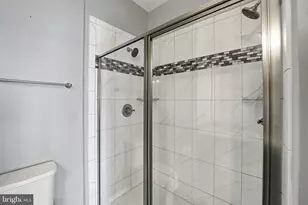 14619 Featherstone Gate Dr, Woodbridge, VA 22191 - Photo 16