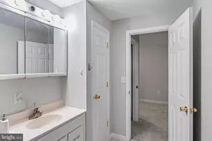 10496 Neale Sound Ct, Gainesville, VA 20155 - Photo 16