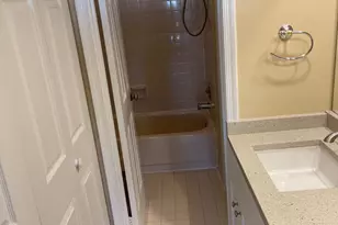 4221 Devonwood Way, Woodbridge, VA 22192 - Photo 16