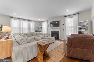 12432 Mays Quarter Rd, Woodbridge, VA 22192 - Photo 16