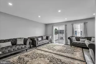 12729 Hunterbrook Dr, Woodbridge, VA 22192 - Photo 10