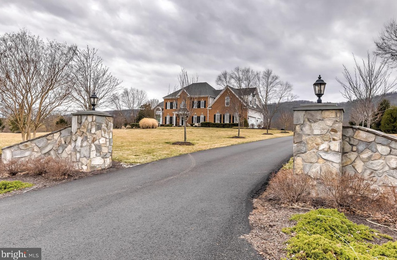 15855 Parnell Ct, Haymarket, VA 20169