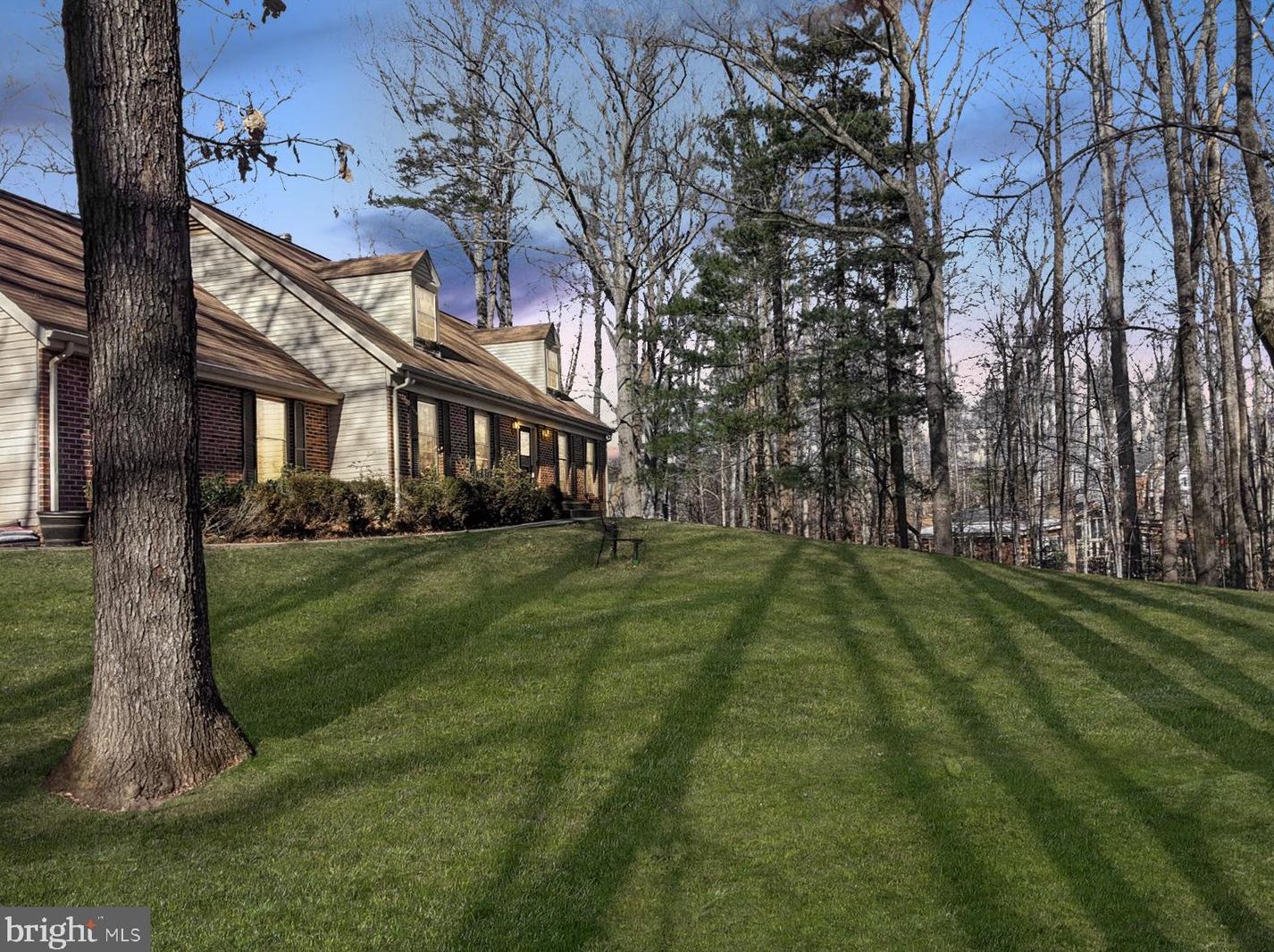 5369 Rutherford Dr, Woodbridge, VA 22193-3112