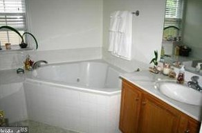 17624 Overlook Rd, Dumfries, VA 22026-6201