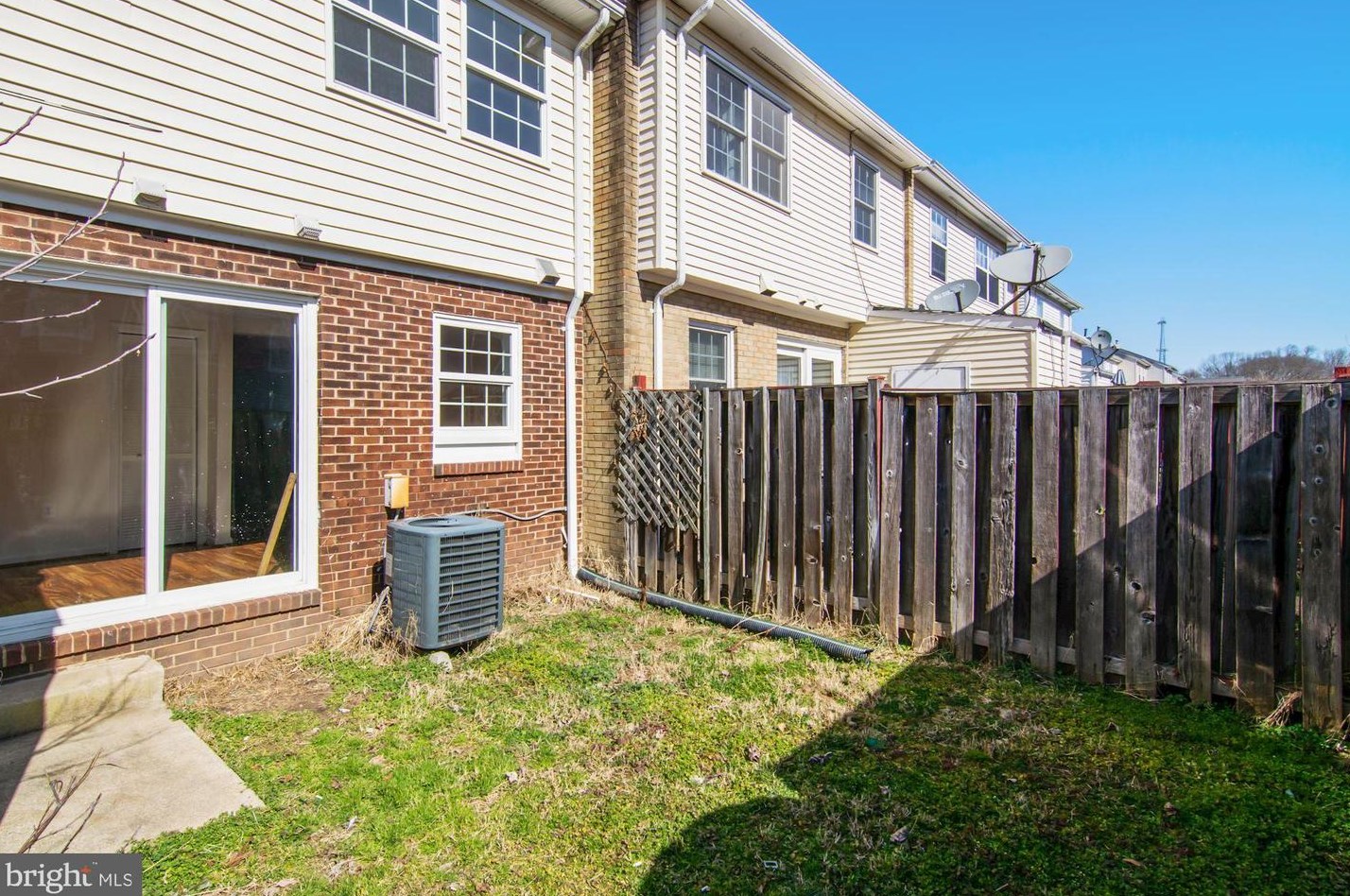 1852 Fort Pulaski Ct, Dumfries, VA 22026-2556