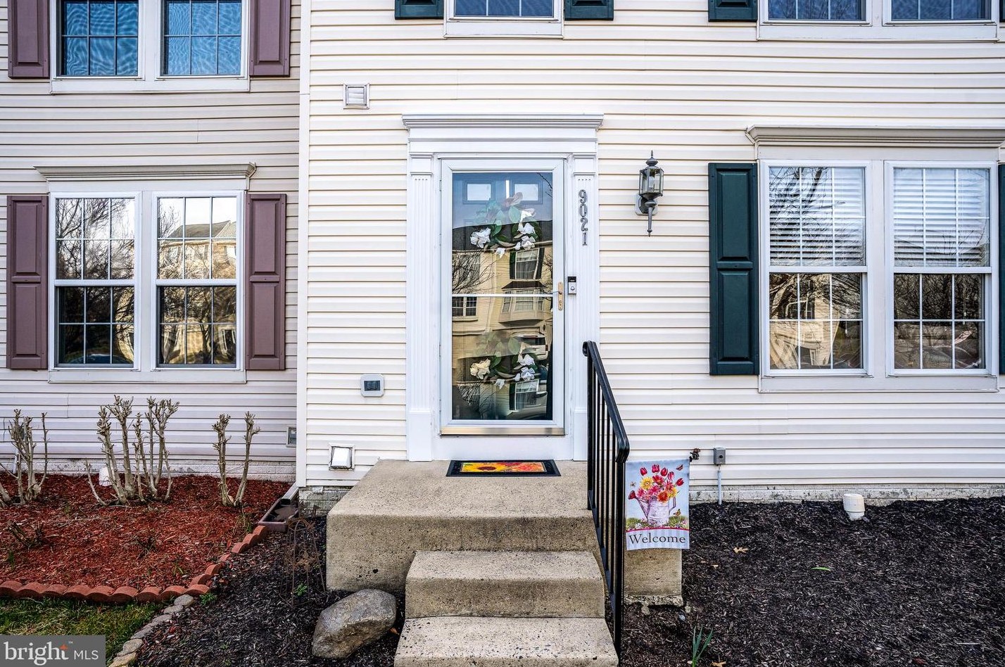 9021 Falcon Glen Ct, Bristow, VA 20136-5733
