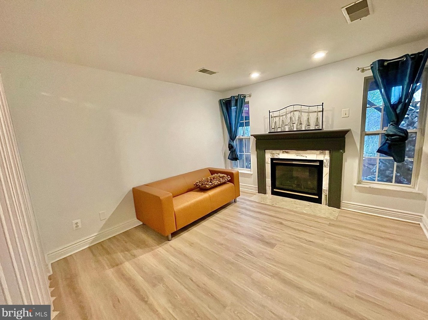 3661 La Harve Pl, Woodbridge VA  22192-8406 exterior
