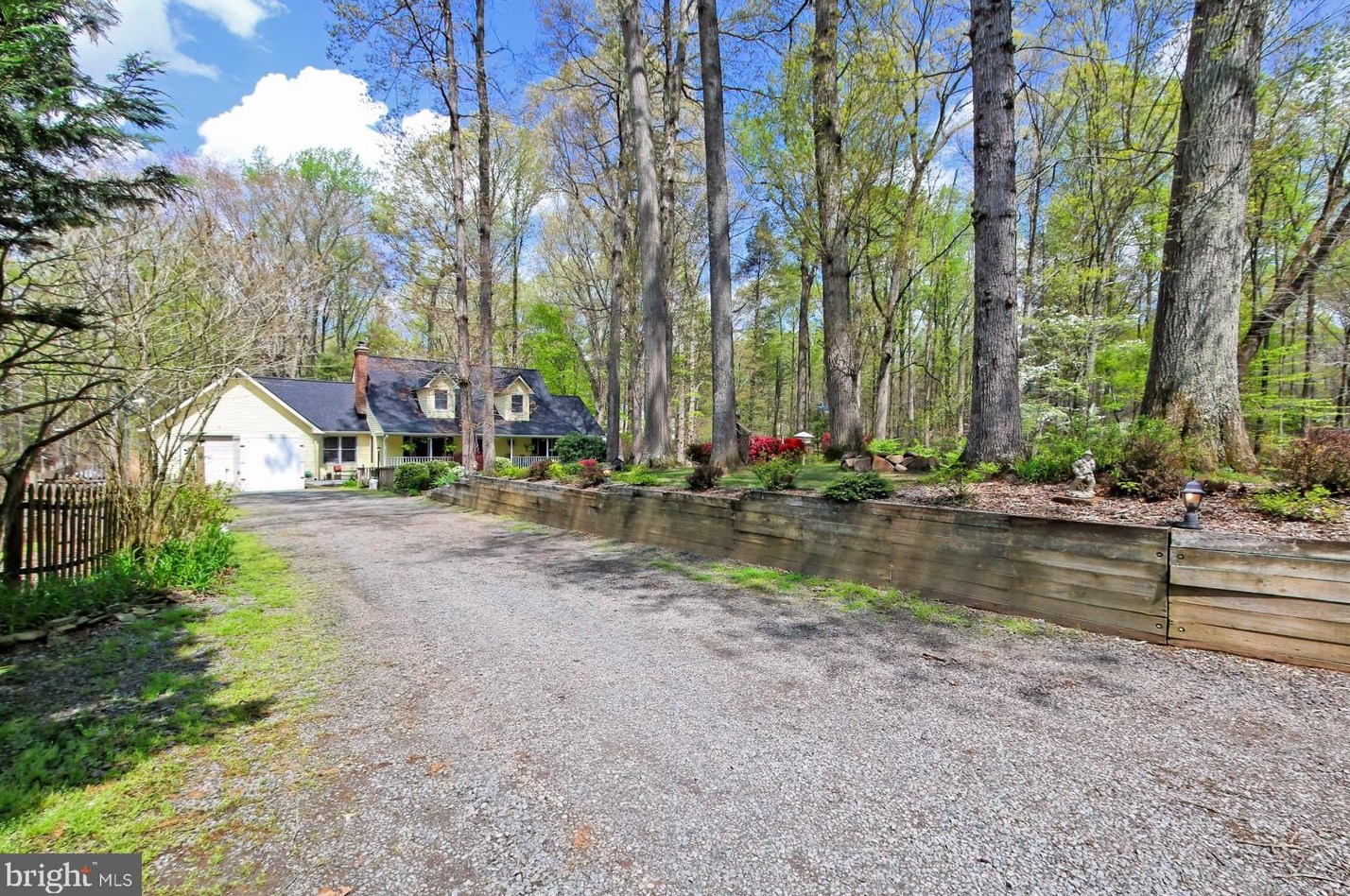 7002 Kings Forest Ln, Manassas, VA 20111-4218