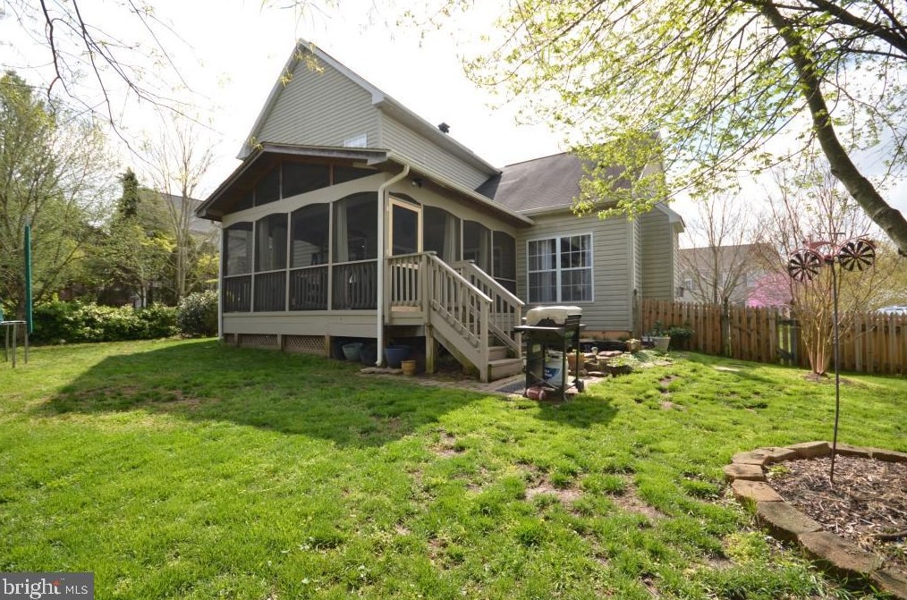 12568 Garry Glen Dr, Bristow, VA 20136-3041