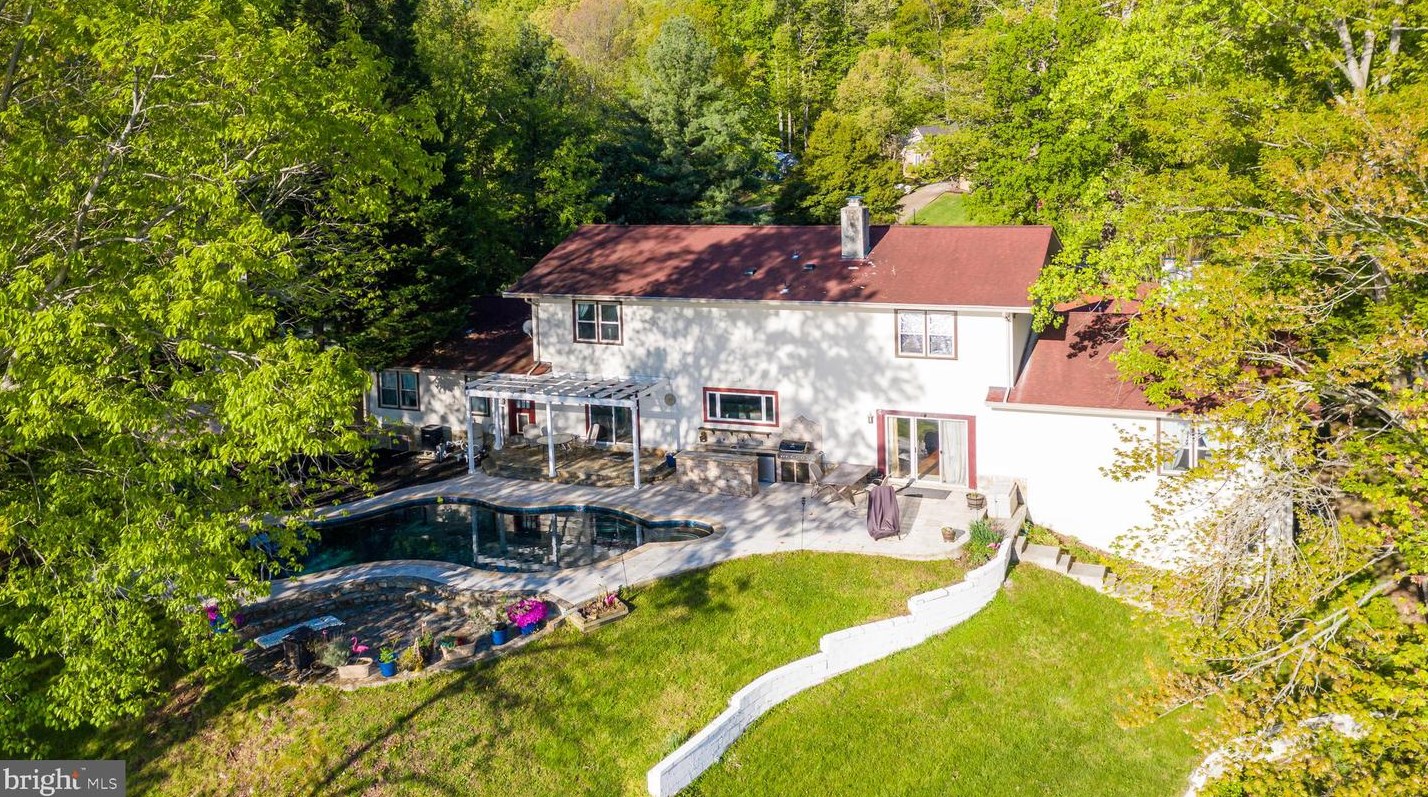 18509 Cabin Rd, Triangle, VA 22172