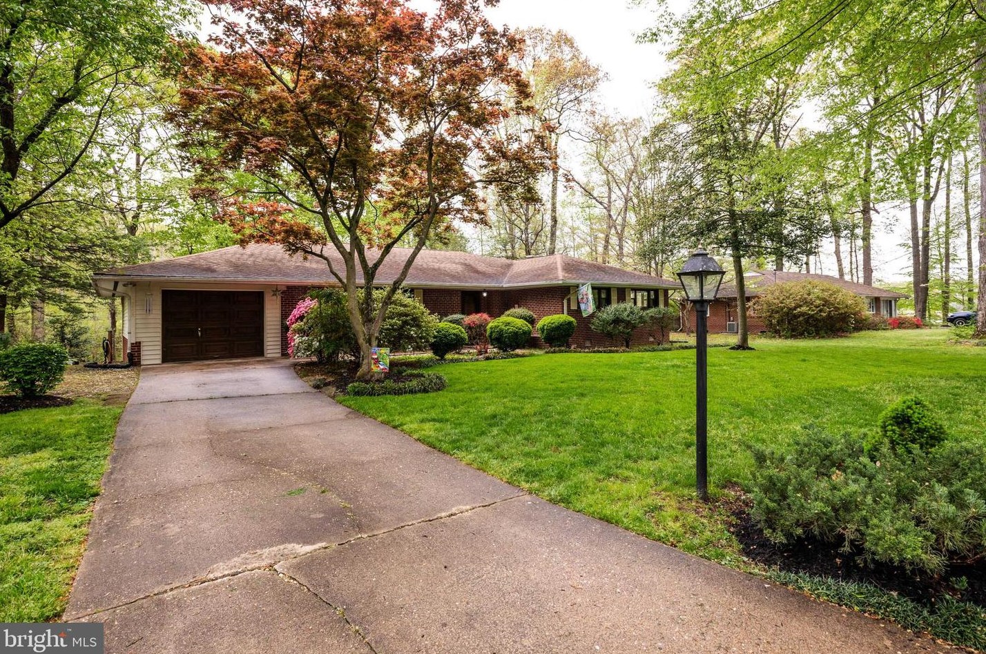 18308 Candice Dr, Triangle, VA 22172