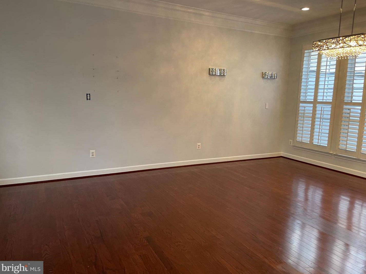 787 Monument Ave, Woodbridge VA  22191-5406 exterior