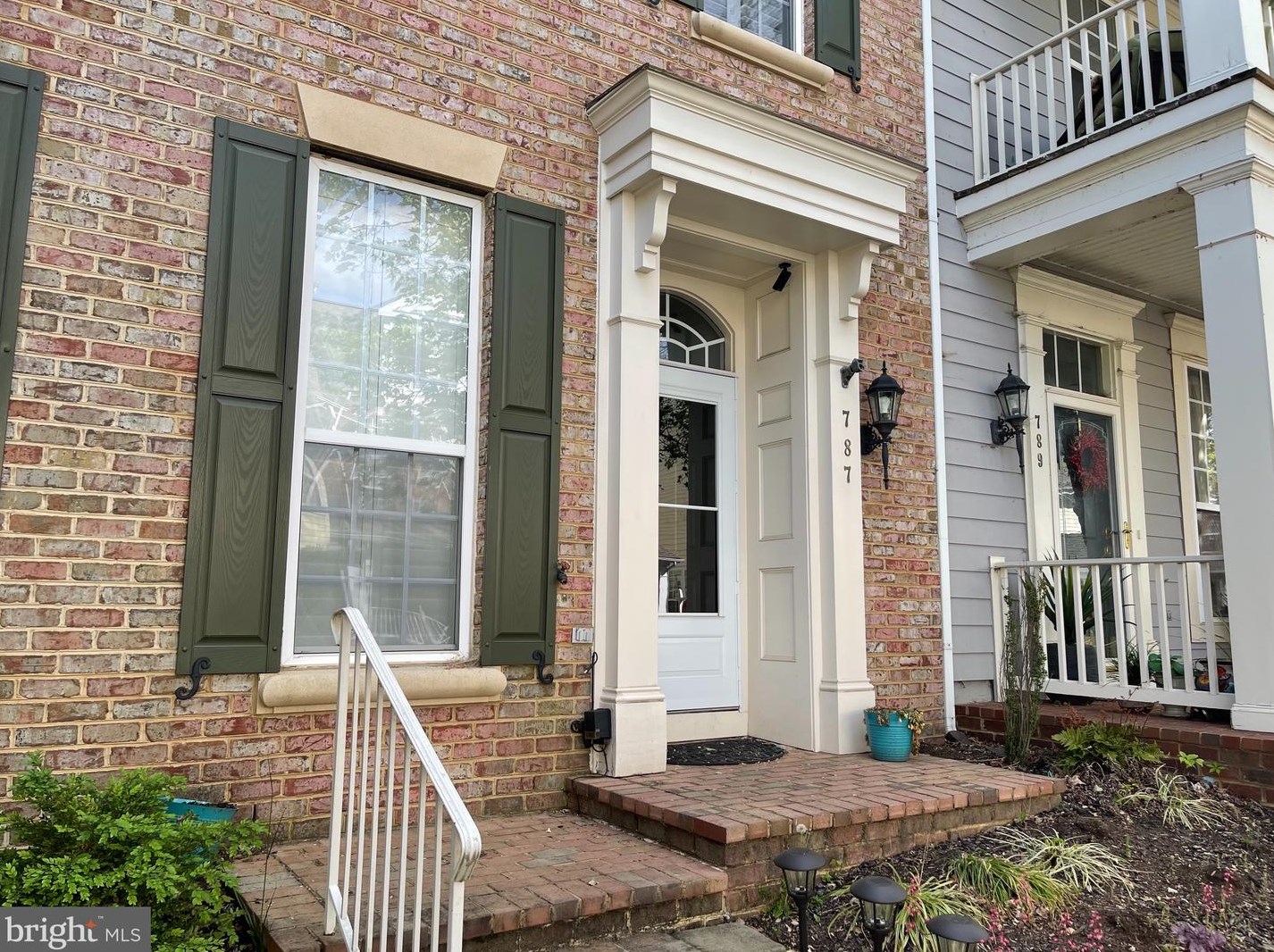 787 Monument Ave, Woodbridge, VA 22191