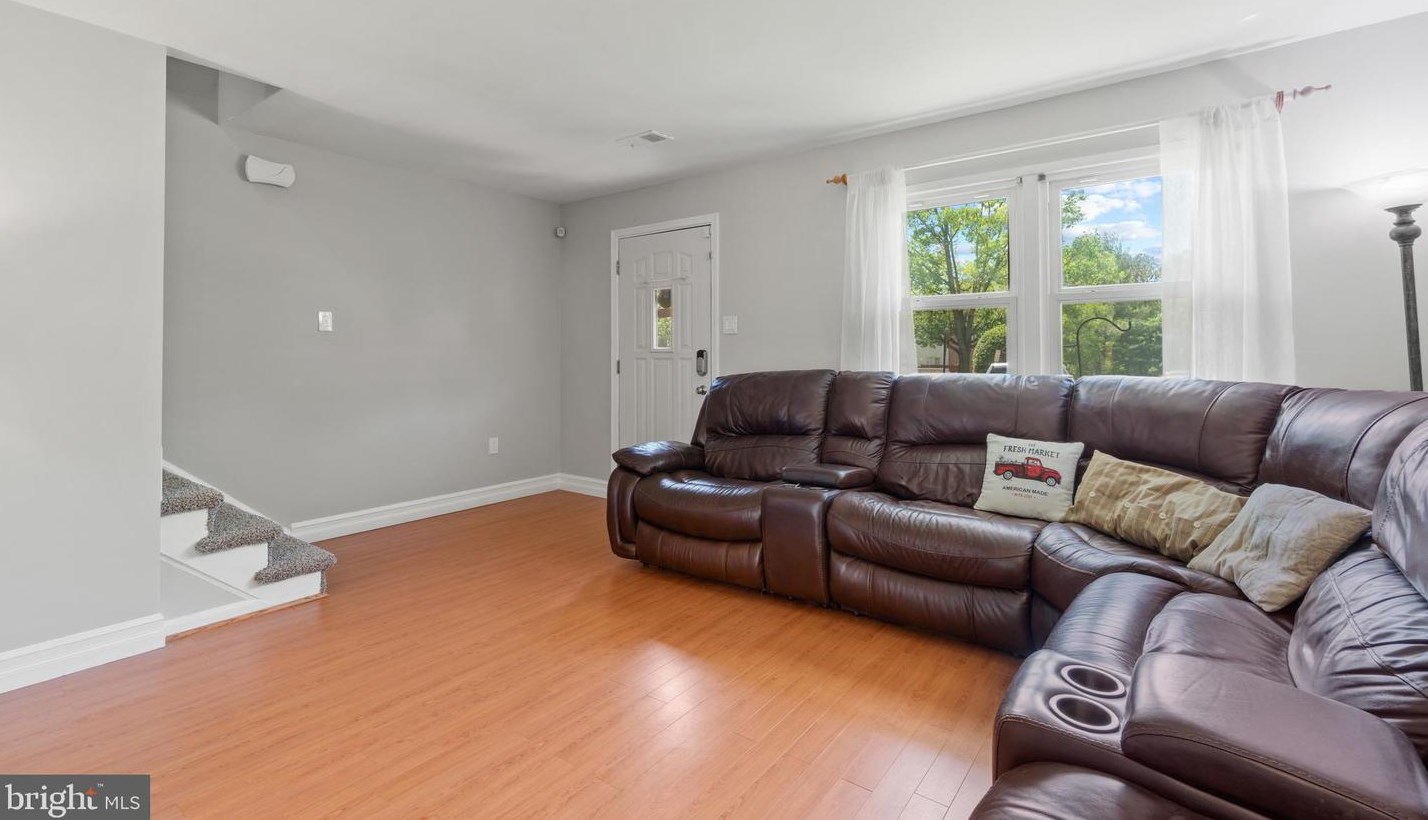 14402 Filarete St, Woodbridge, VA 22193-2819