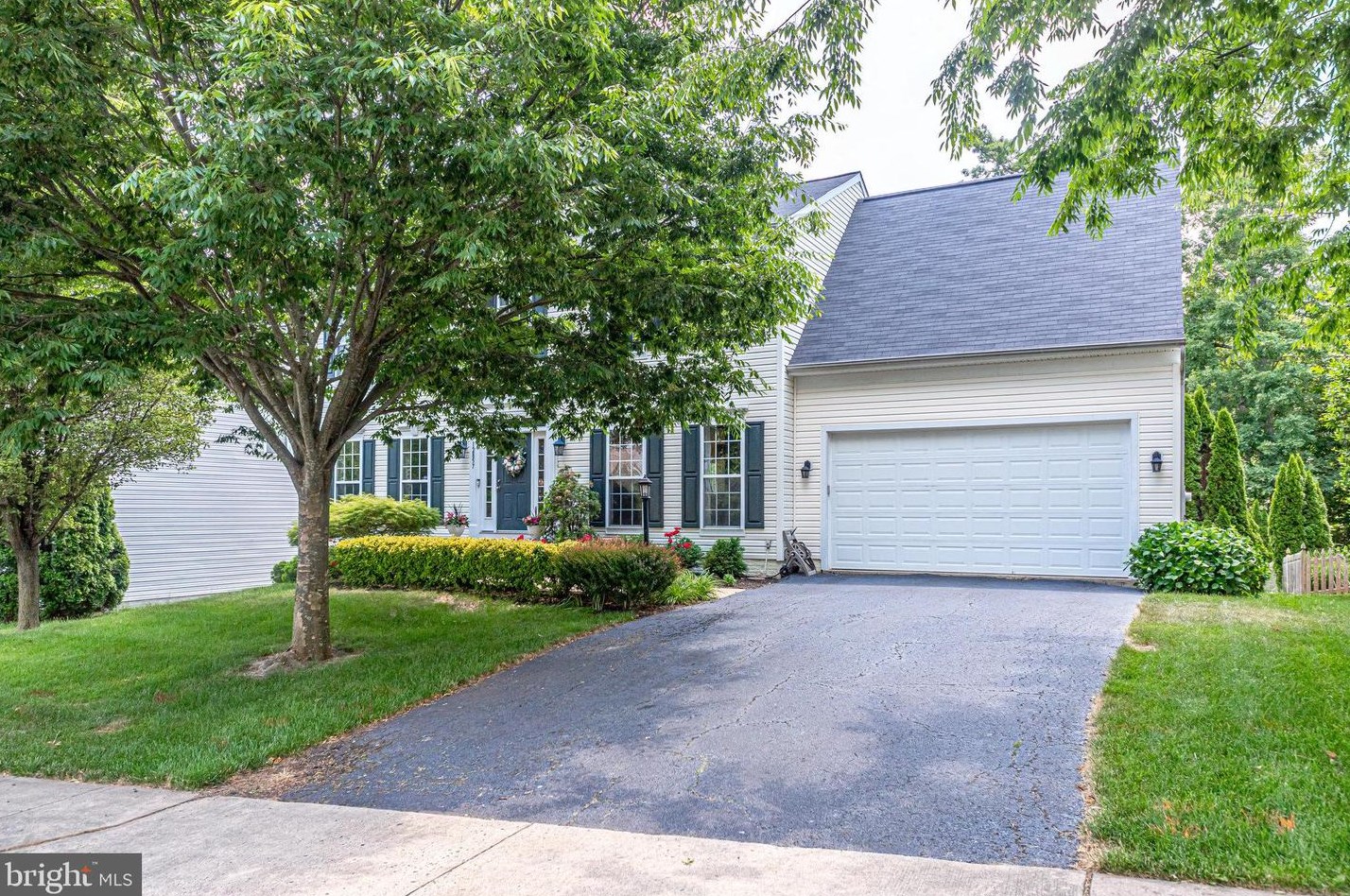 12857 Gentle Shade Dr, Bristow, VA 20136