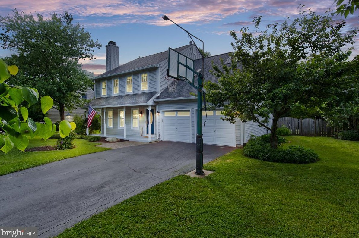 8214 Sunset Dr, Manassas, VA 20110-3814