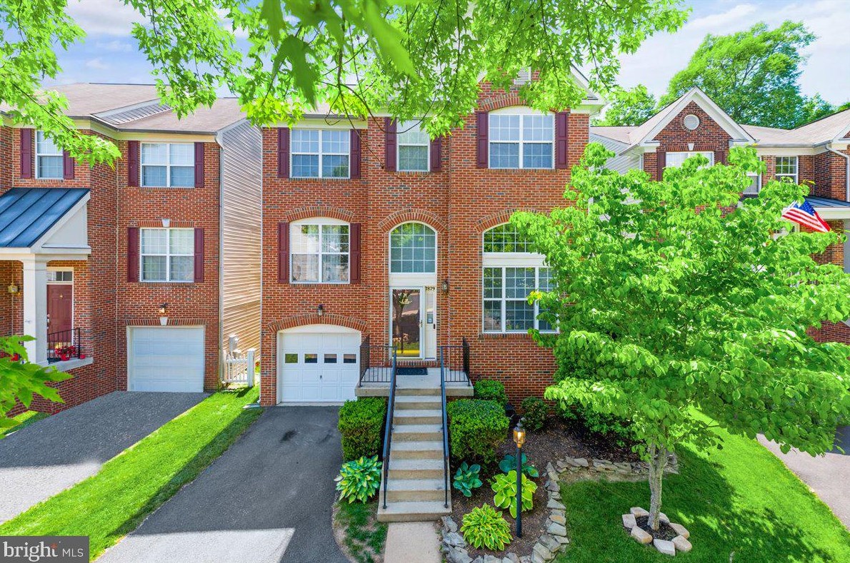 7879 Scully Ct, Manassas, VA 20111-8270