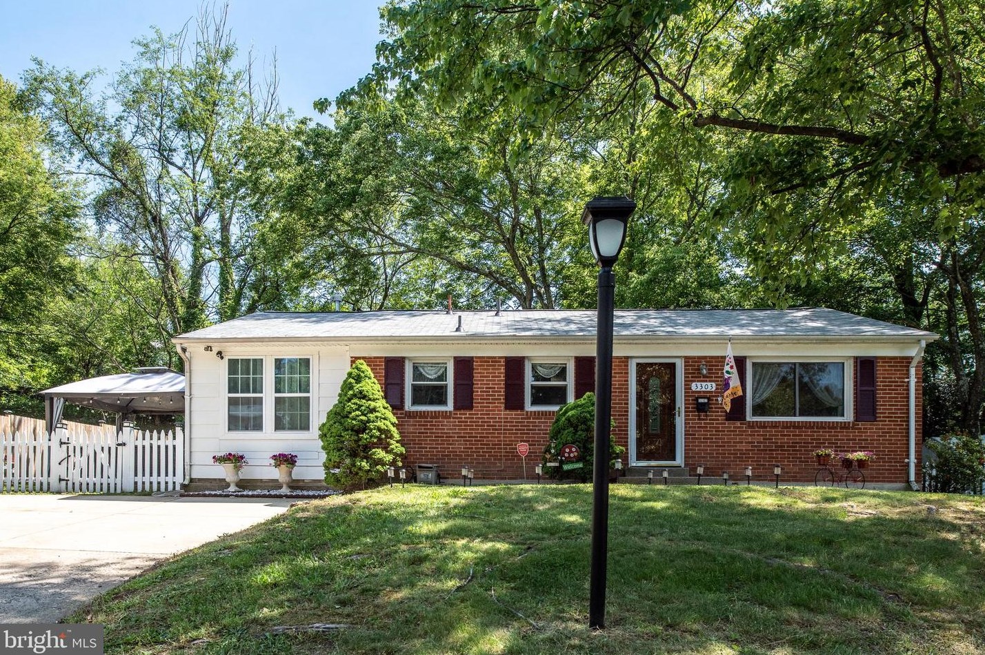 3303 Bellflower Ct, Woodbridge, VA 22193-1526