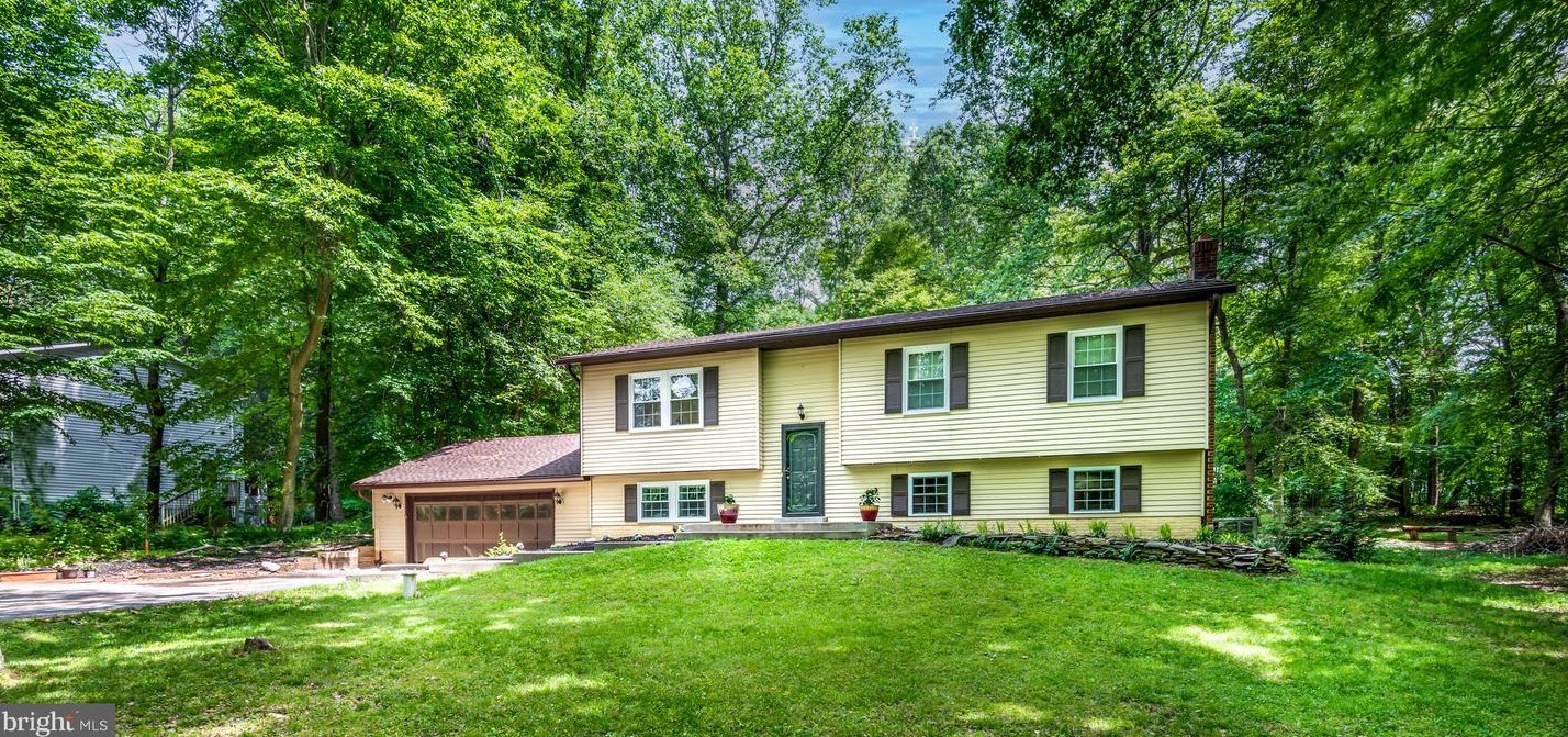 8975 Westchester Dr, Manassas, VA 20112-4503