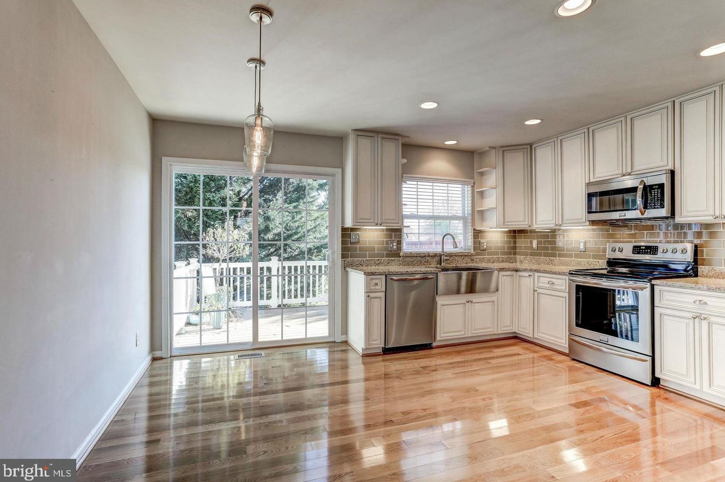 2057 Stargrass Ct, Woodbridge, VA 22192