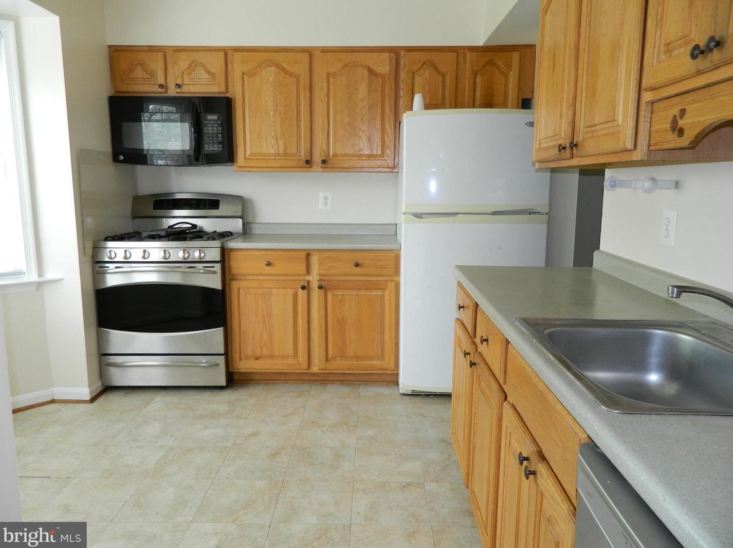 8033 Community Dr, Manassas VA  20109-3554 exterior