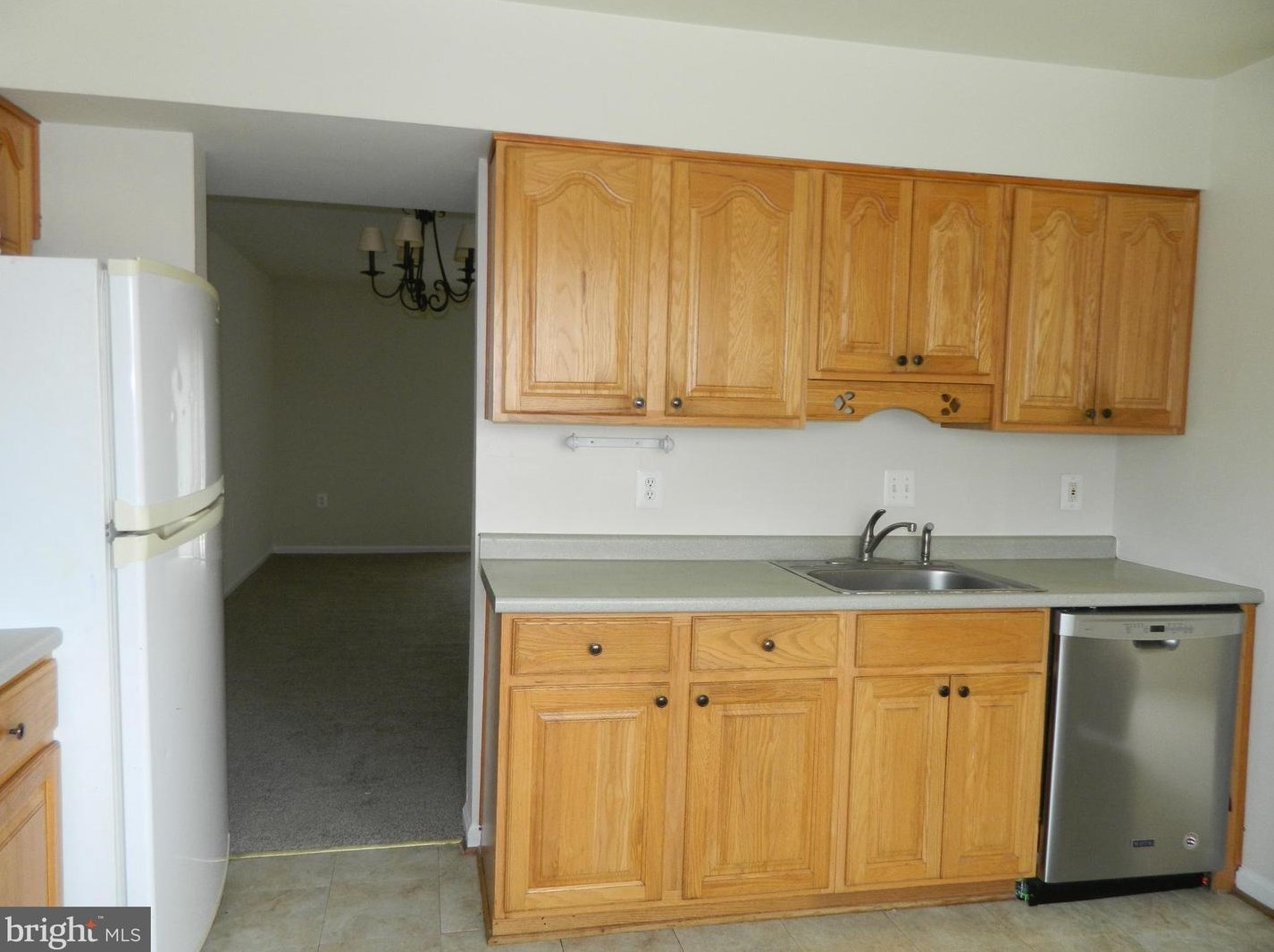 8033 Community Dr, Manassas VA  20109-3554 exterior