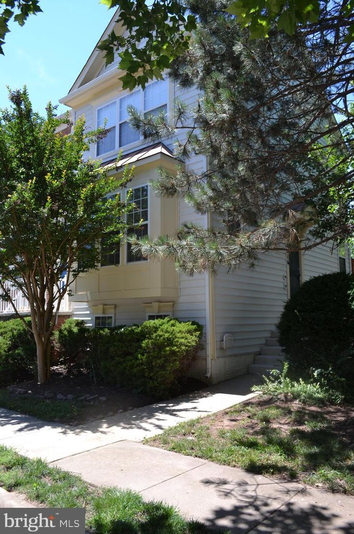 10016 Moxleys Ford Ln, Bristow, VA 20136