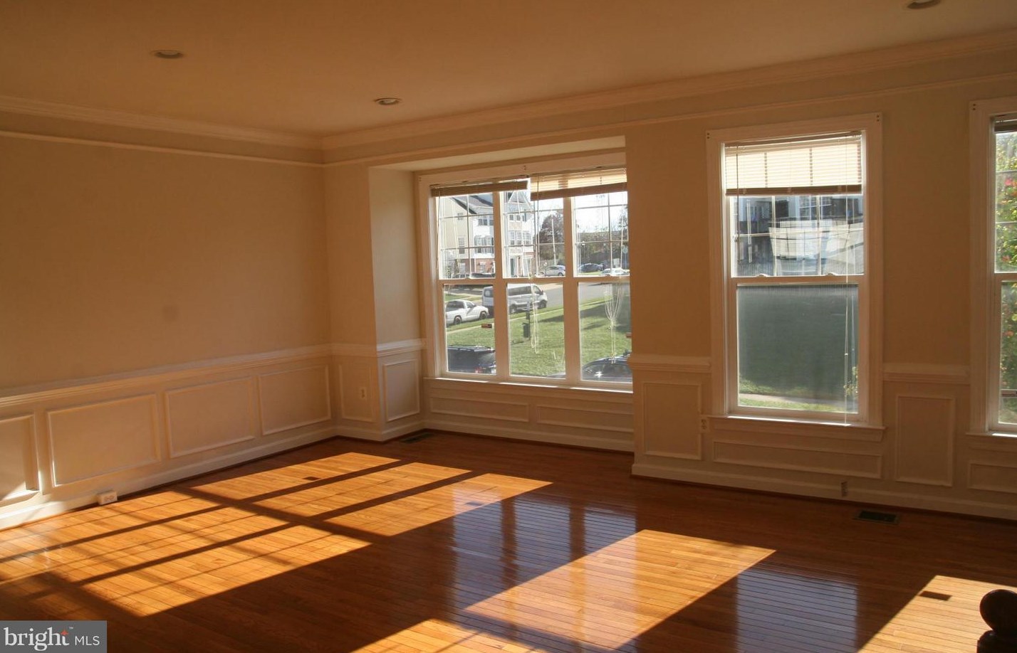 8082 Whispering Wind Ln, Manassas VA  20111-5224 exterior