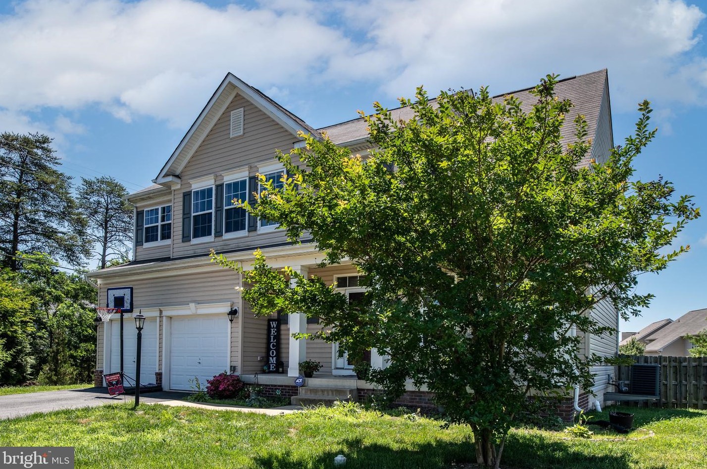 5187 Pickering Ln, Woodbridge, VA 22193-4847