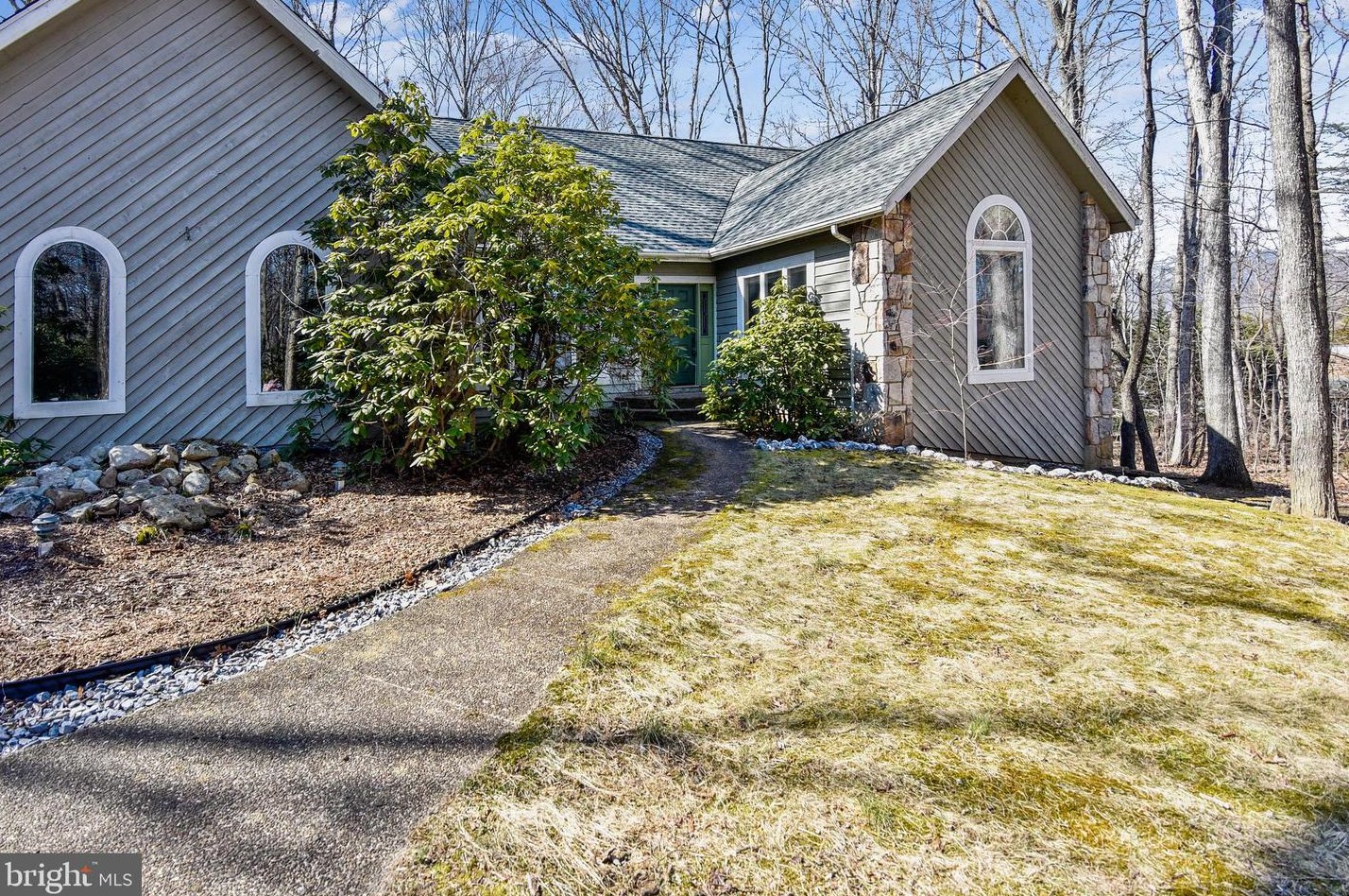 148 Rhododendron Ct, Mc Gaheysville, VA 22840