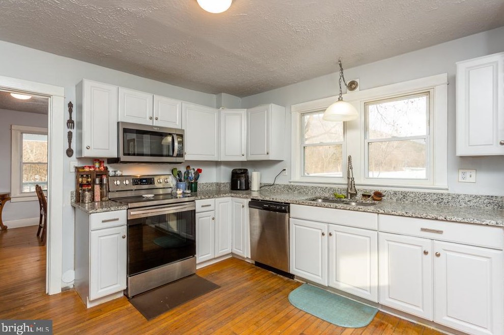 20064 Naked Creek Rd, Elkton, VA 22827