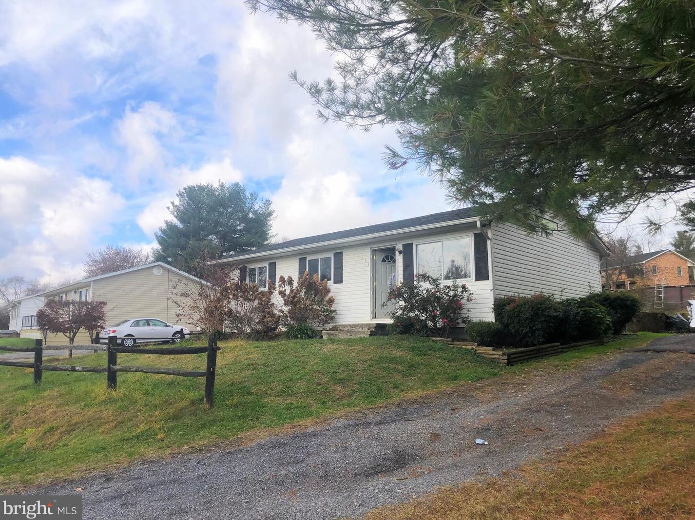 273 Riverside Dr, Timberville, VA 22853-9645