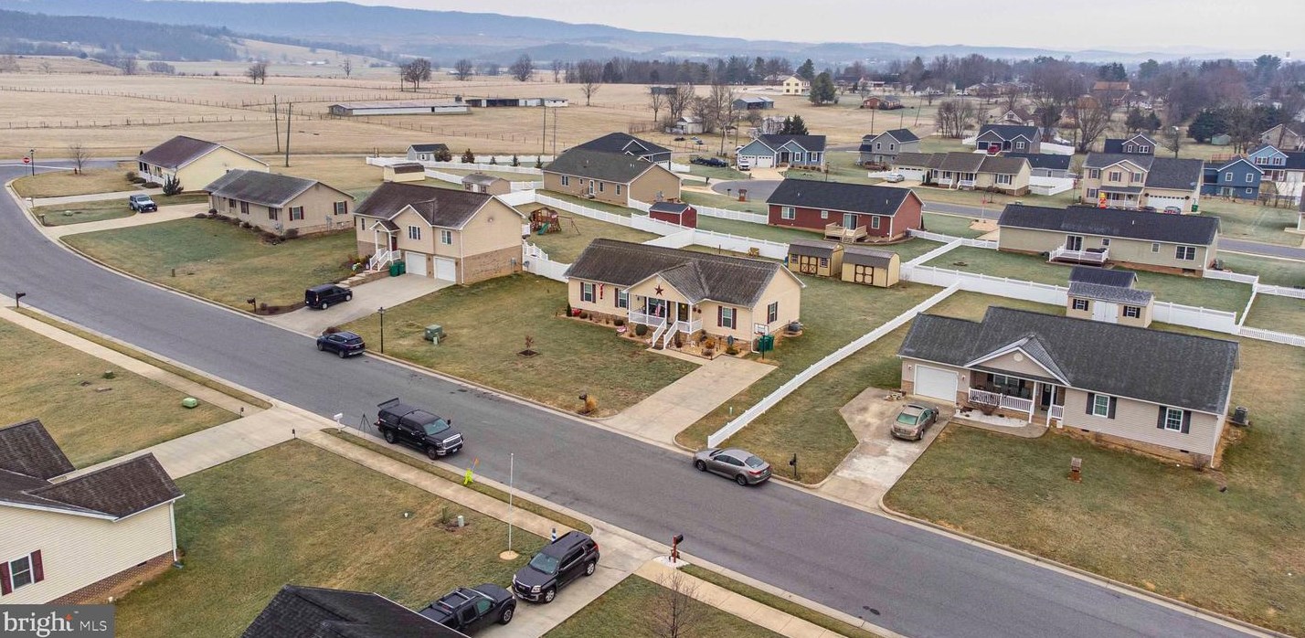 469 Acme Company St, Broadway, VA 22815-9495