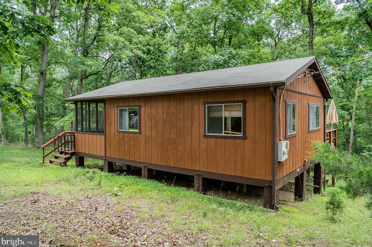 17472 Sundance Forest Rd, Broadway, VA 22815