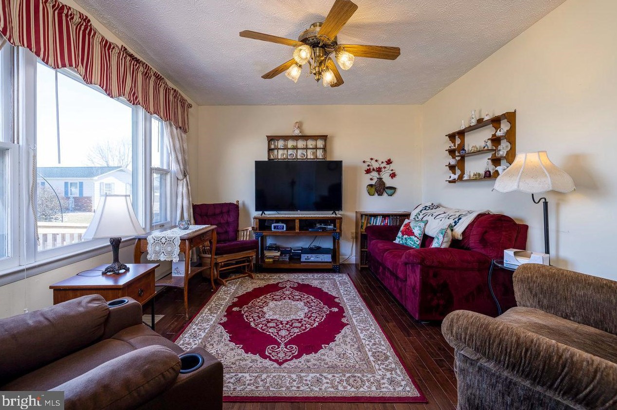 268 Lincoln Ct, Timberville, VA 22853-9723