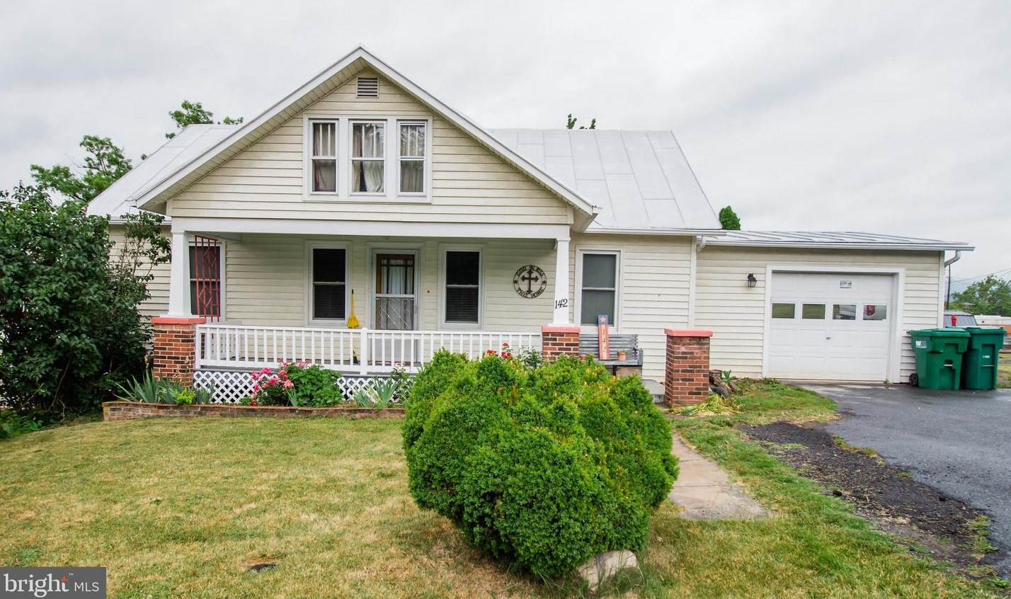 142 Church St, Broadway, VA 22815-9479