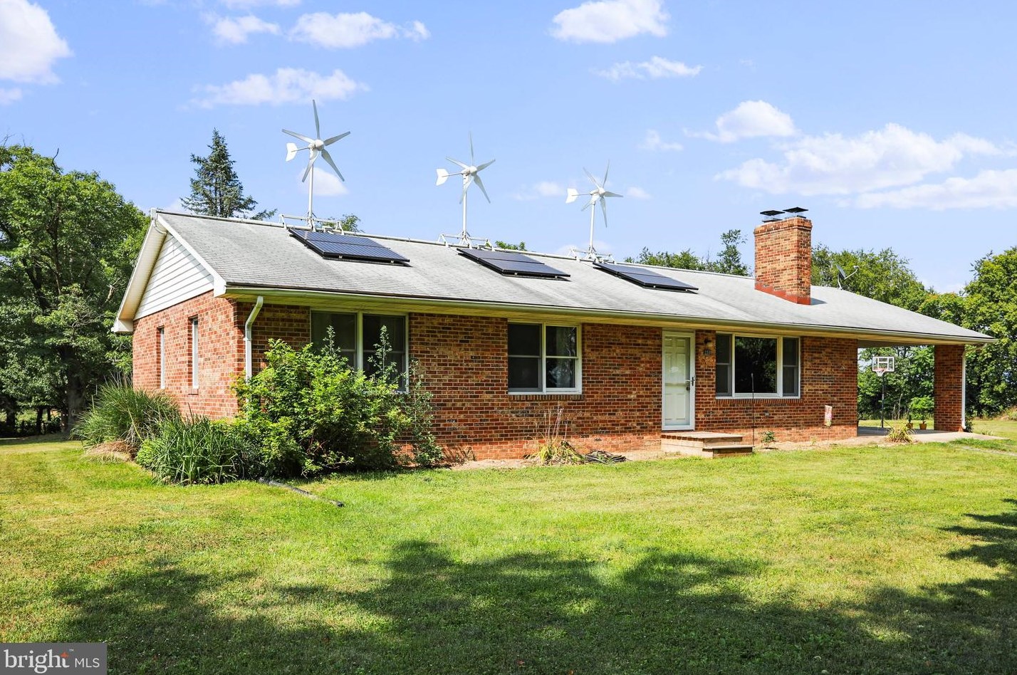 253 High St, Timberville, VA 22853-9636