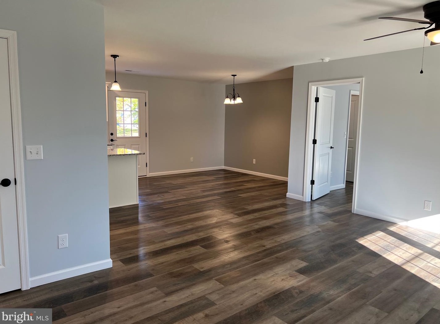 302 7th St, Grottoes, VA 24441