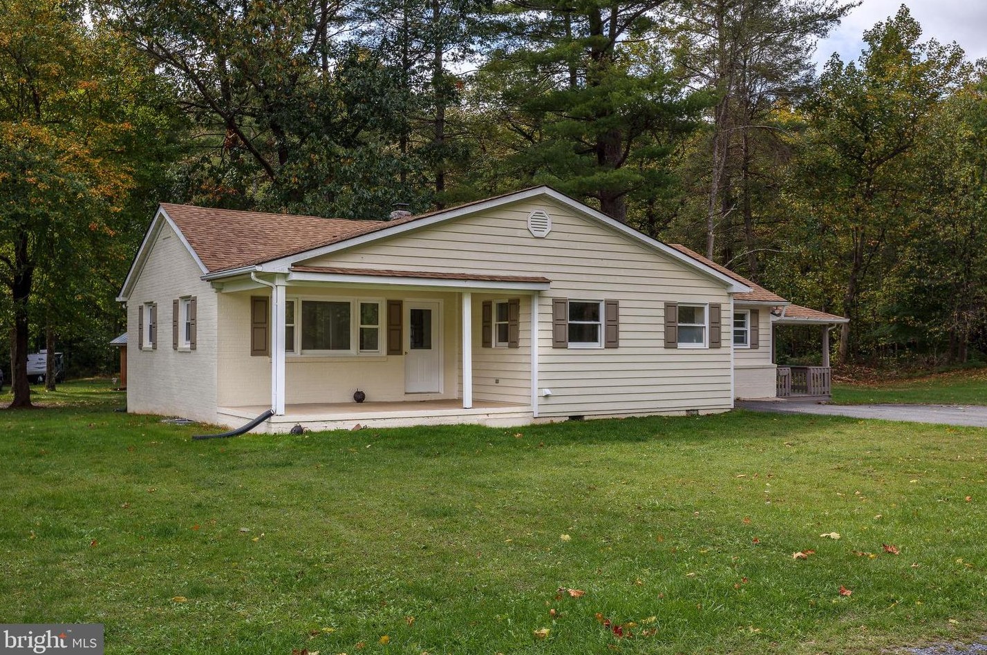 7873 Glen Cove Ln, Montezuma, VA 22821