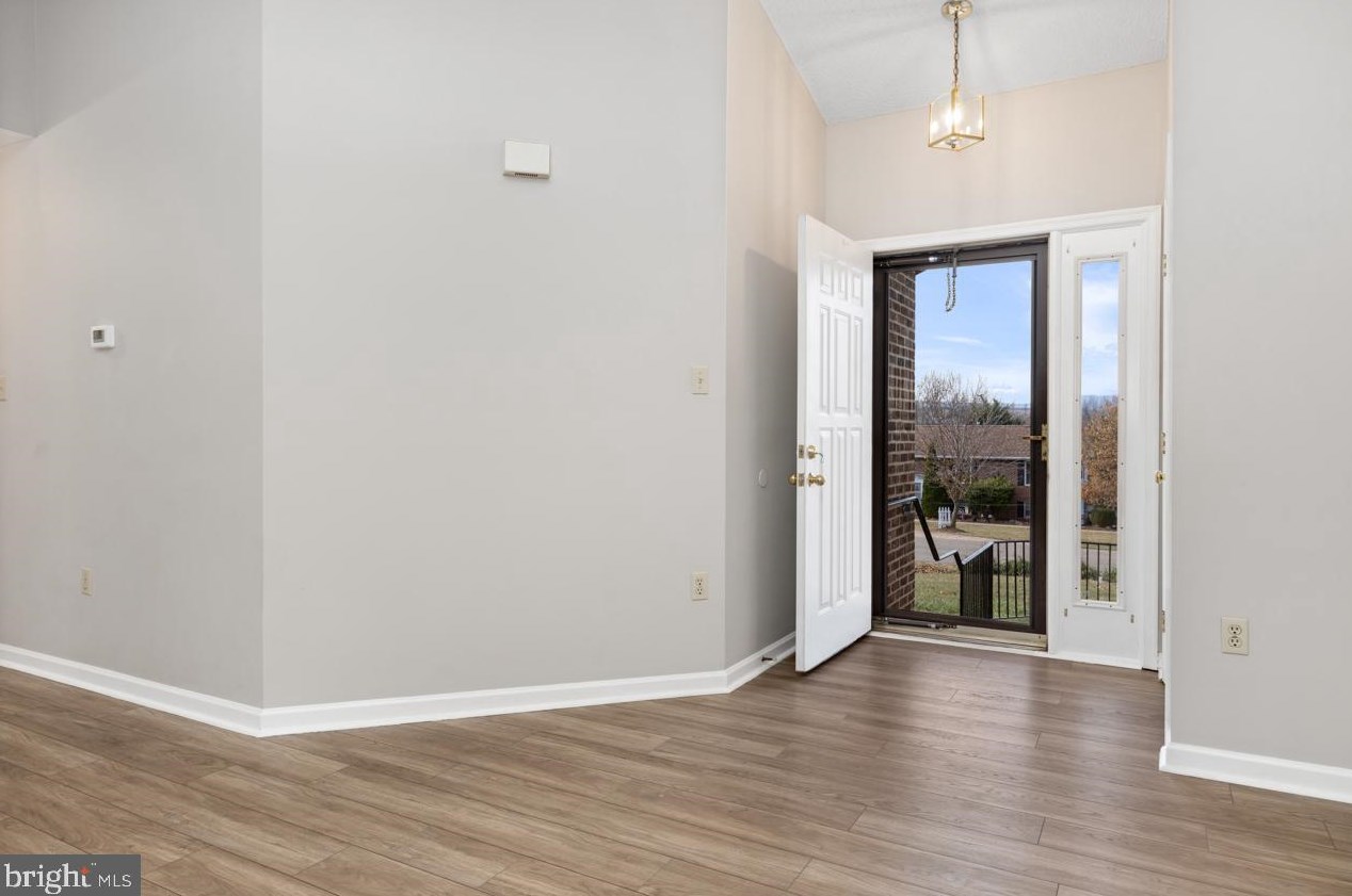 543 East Ave, Broadway, VA 22815-9519