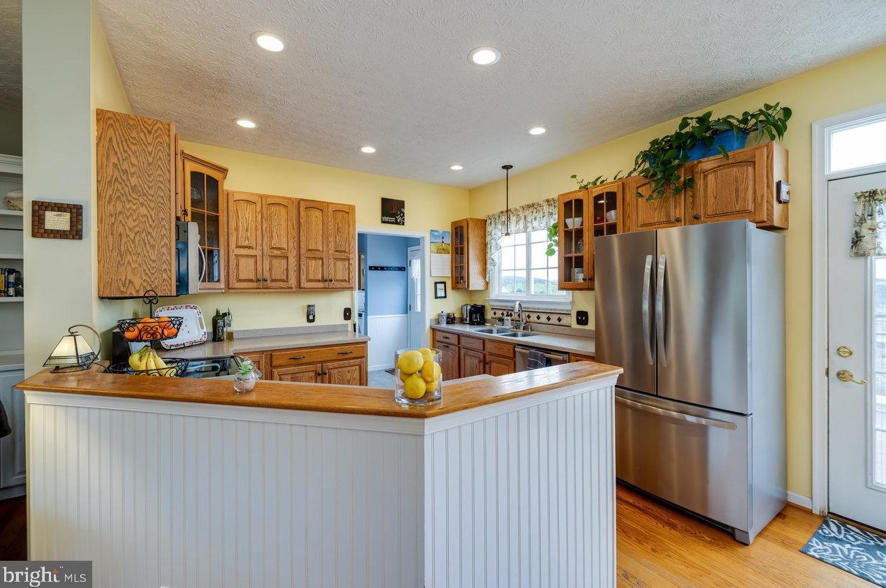 348 Rayann Ln, Broadway, VA 22815-9576