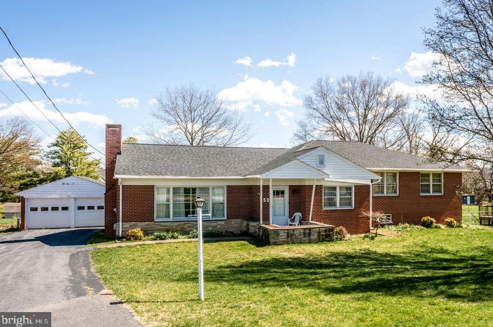 153 N Sunset Dr, Broadway, VA 22815