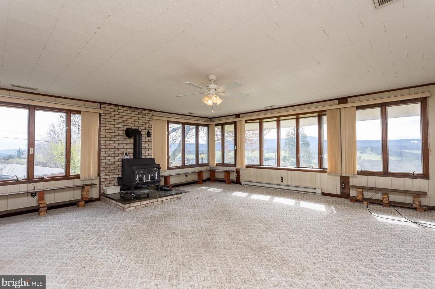 235 Windy Knoll Dr, Harrisonburg VA  22802-8886 exterior