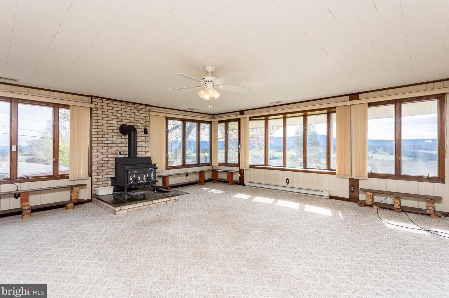 235 Windy Knoll Dr, Harrisonburg VA  22802-8889 exterior