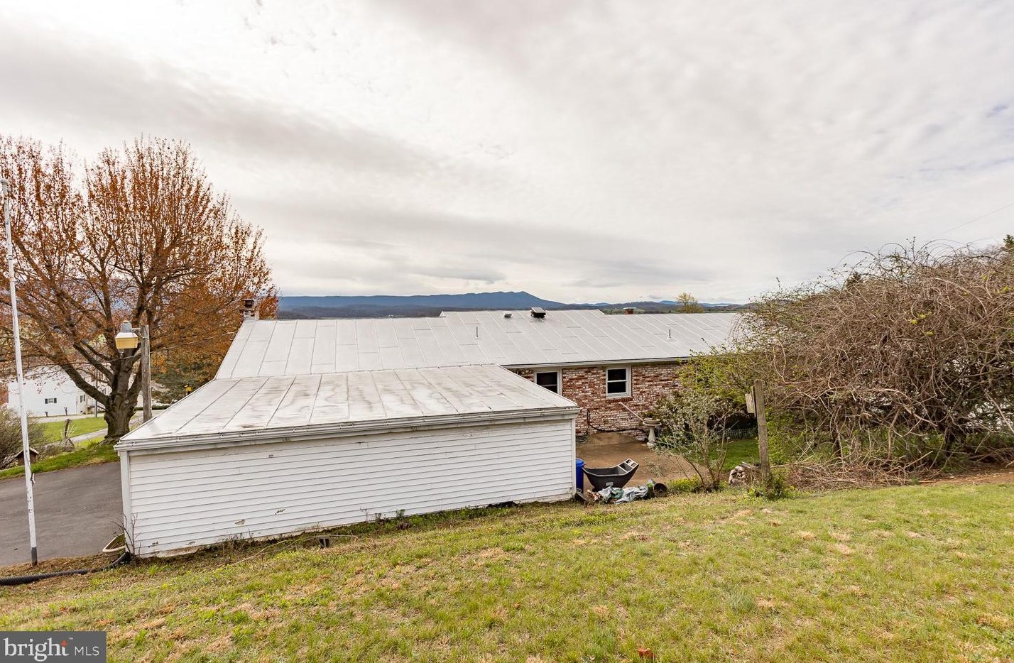235 Windy Knoll Dr, Harrisonburg VA  22802-8886 exterior