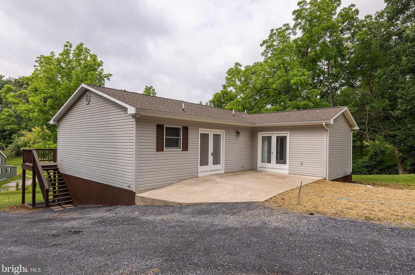 5896 Niswander Ln, Harrisonburg VA  22802-0567 exterior